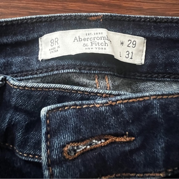 Abercrombie Women’s Vintage Skinny Dark Wash Jeans Size 8 - Picture 3 of 7